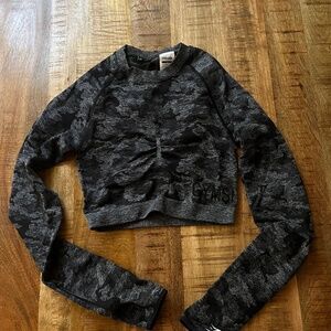 Gymshark long sleeved crop top